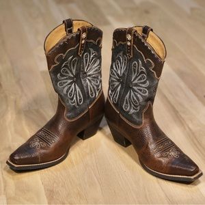 Arita Daisy Stitch Cowboy boots Womens size 10 B